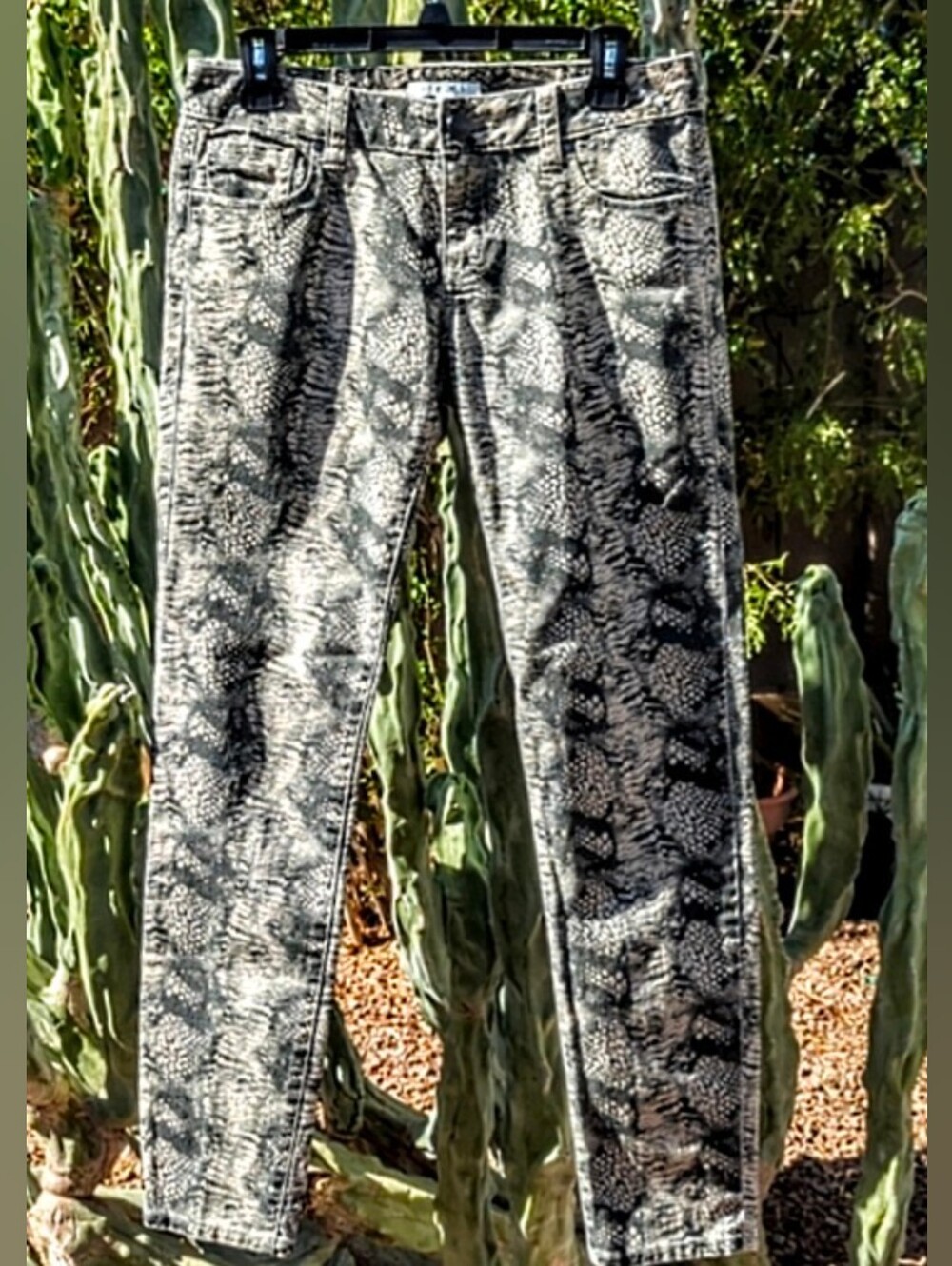 Cabi Snakeskin Skinny Jeans Size 4 Animal Print - Picture 2 of 11